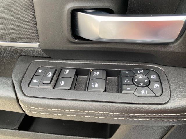 Used 2025 RAM 2500 Big Horn AWD/4WD image 30