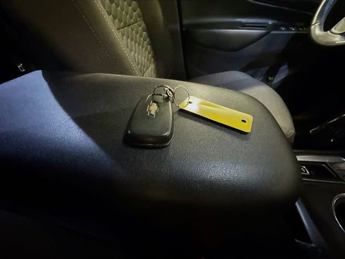 Used 2019 Chevrolet Equinox LT image 40