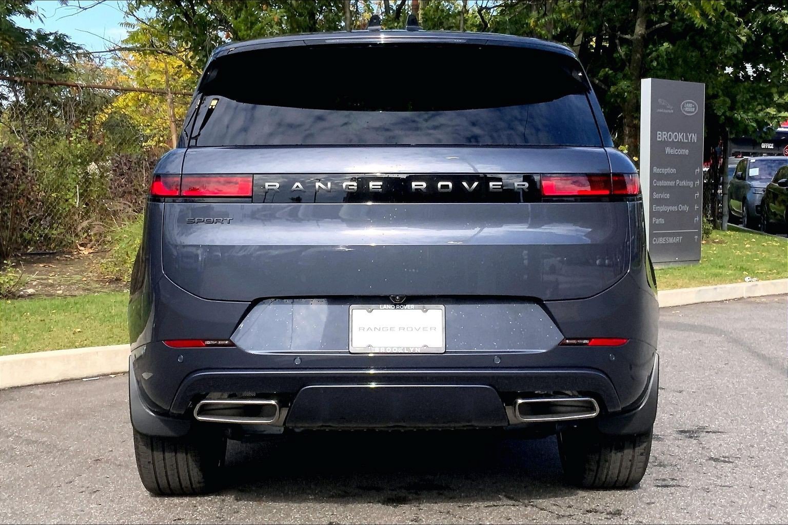 New 2027 Land Rover Range Rover Sport Dynamic SE AWD/4WD image 4