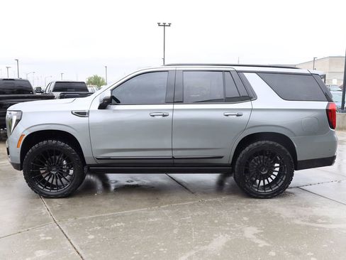 Used 2026 GMC Yukon Denali w/ Denali Reserve Package AWD/4WD image 3