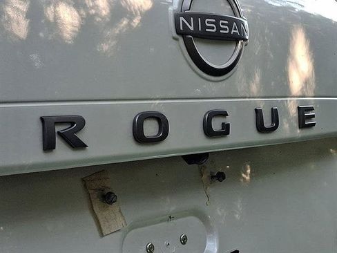 Certified 2025 Nissan Rogue SV AWD/4WD image 6