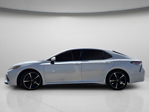 Used 2020 Toyota Camry XSE image 17