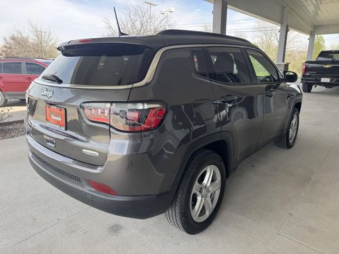 Used 2023 Jeep Compass Latitude w/ Convenience Group image 3