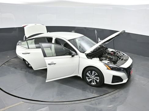 Used 2025 Nissan Altima 2.5 S image 46