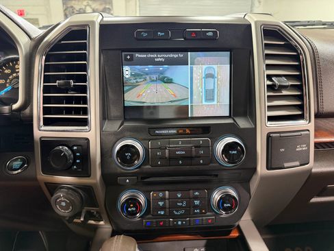 Used 2016 Ford F150 King Ranch w/ Equipment Group 601A Luxury AWD/4WD image 21