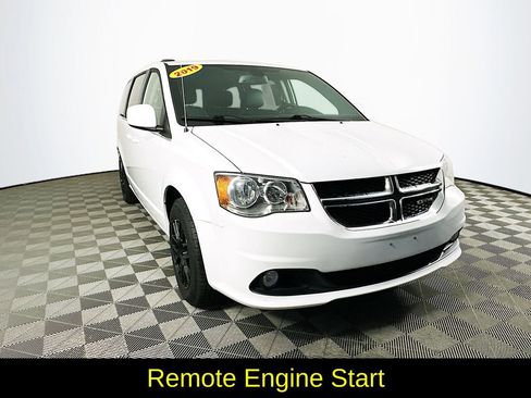 Used 2019 Dodge Grand Caravan SXT image 3