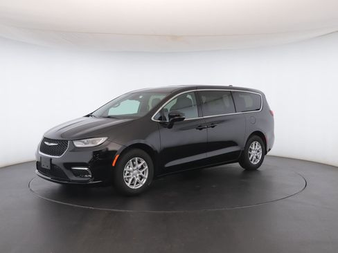 New 2026 Chrysler Pacifica Select image 40