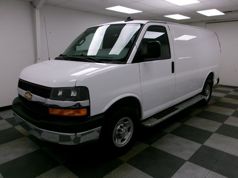 Used 2025 Chevrolet Express 2500 w/ Driver Convenience Package RWD image 12
