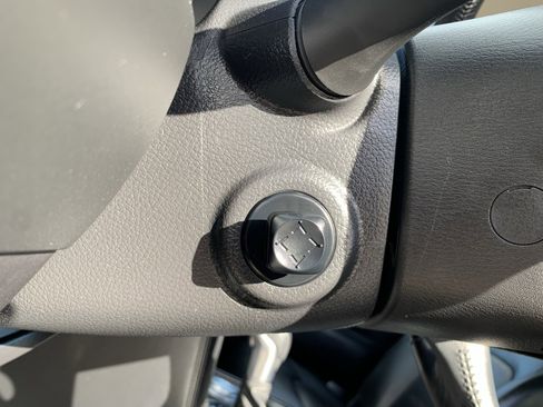 Used 2023 Nissan Armada SV image 15