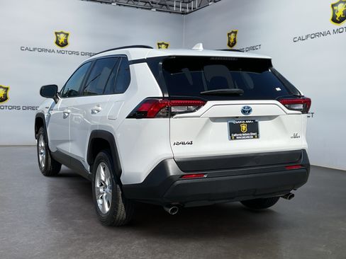 Used 2021 Toyota RAV4 LE AWD/4WD image 7
