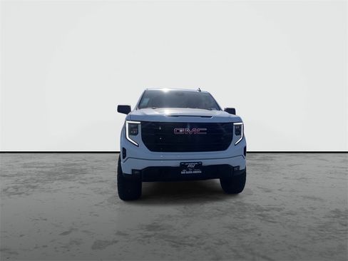 New 2026 GMC Sierra 1500 Elevation image 3
