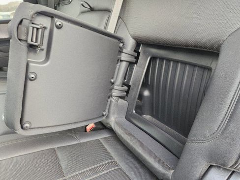 Used 2024 Chevrolet Silverado 2500 High Country w/ High Country Premium Package image 27