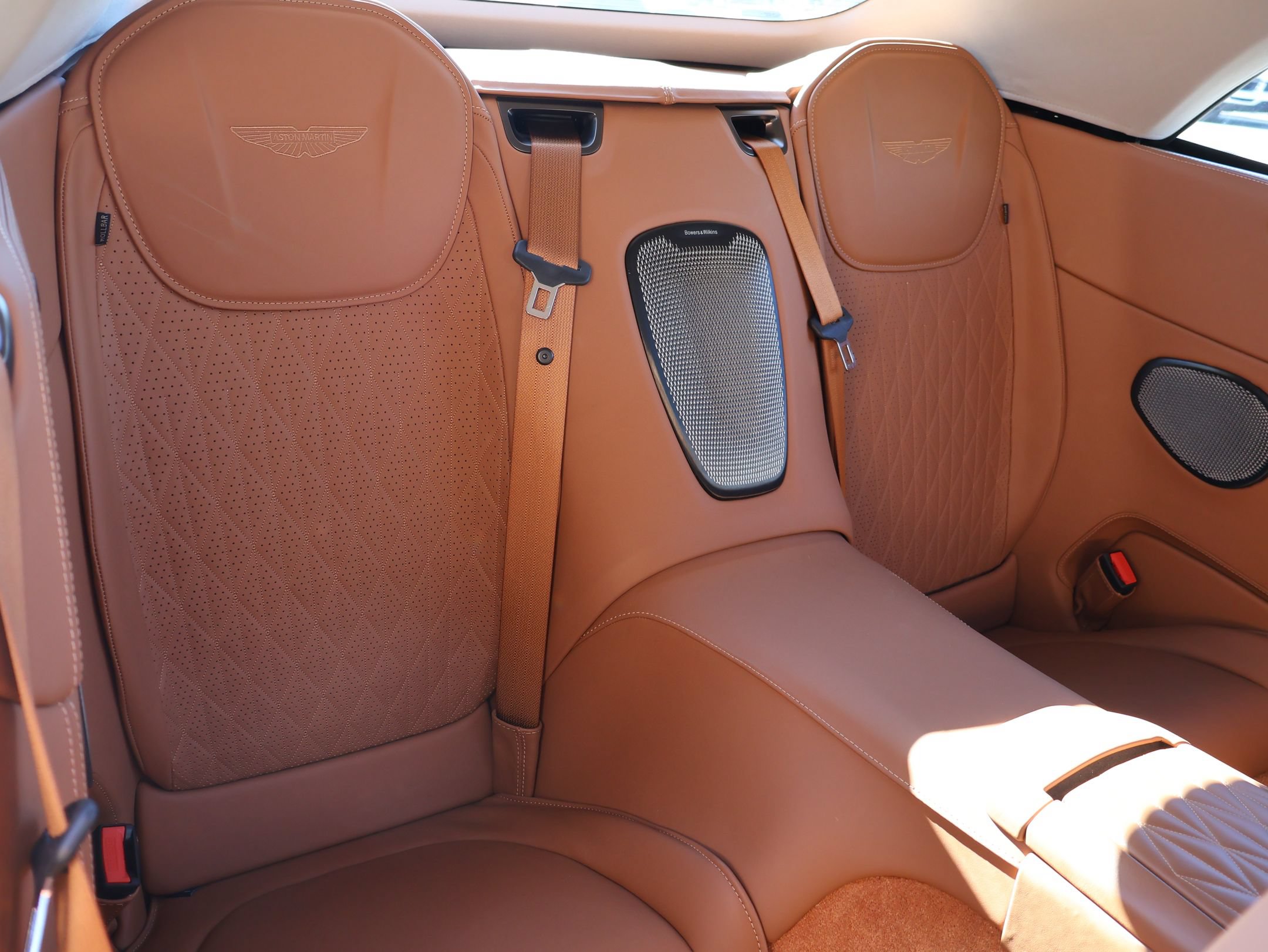 Used 2024 Aston Martin DB12 Convertible RWD image 22