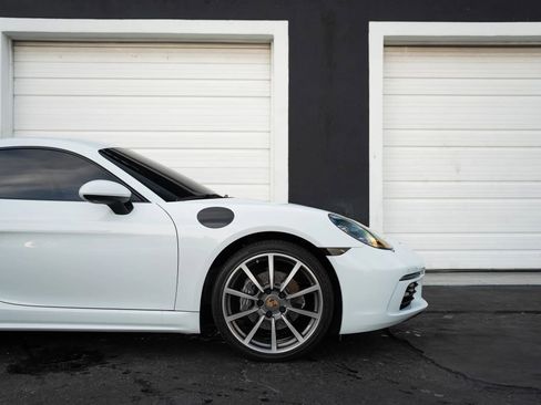 Used 2019 Porsche 718 Cayman w/ Sport Chrono Package RWD image 9