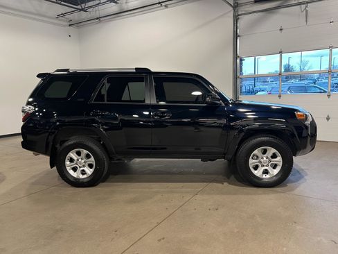 Used 2022 Toyota 4Runner SR5 AWD/4WD image 2