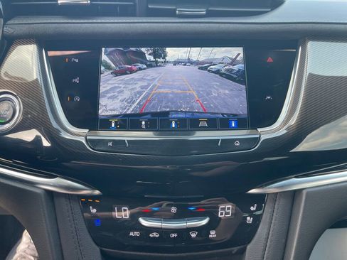 Used 2024 Cadillac XT6 Sport w/ Platinum Package image 13