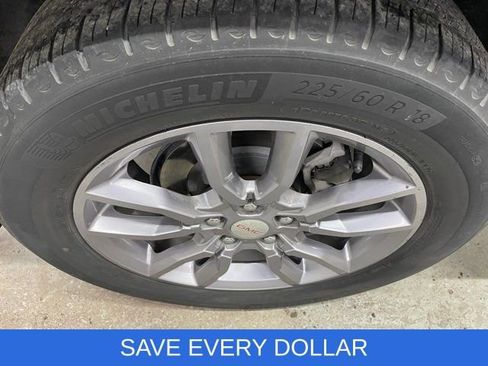 Used 2022 GMC Terrain SLT w/ LPO, 'HIT The Road' Package FWD image 7