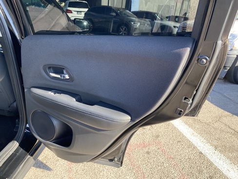 Used 2022 Honda HR-V LX image 20