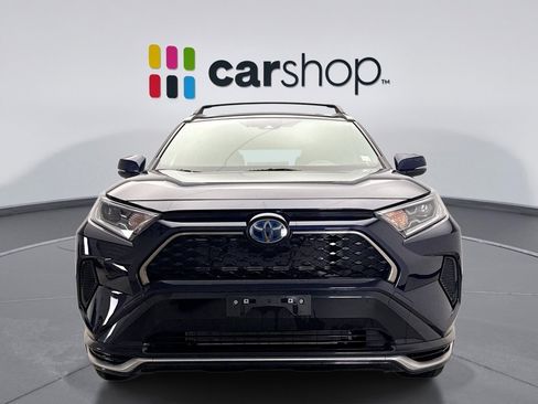 Used 2021 Toyota RAV4 SE image 8