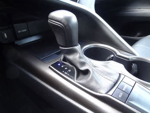 Used 2024 Toyota Camry SE FWD image 31