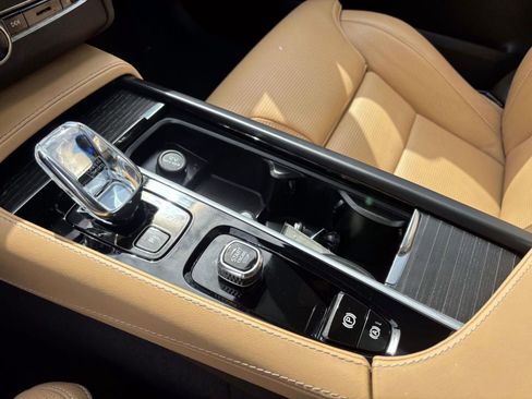 Used 2023 Volvo XC90 B6 Ultimate w/ Protection Package Premier image 23