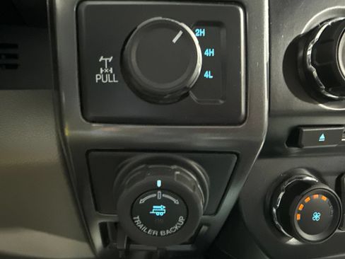 Used 2017 Ford F150 XLT w/ Equipment Group 302A Luxury AWD/4WD image 32
