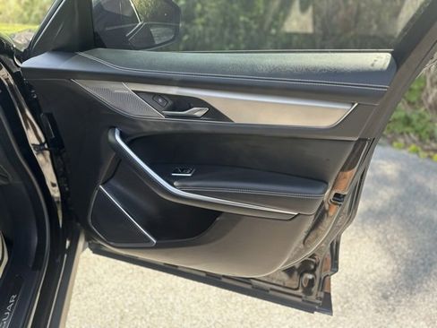 Used 2025 Jaguar F-PACE R-Dynamic S image 18