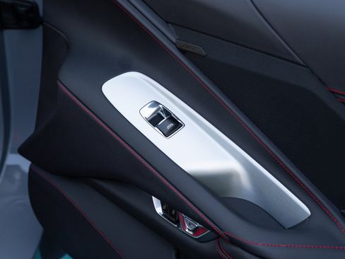 Used 2025 Chevrolet Corvette Z06 RWD image 59