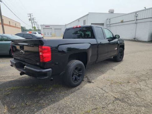Used 2017 Chevrolet Silverado 1500 LT w/ Midnight Edition AWD/4WD image 16