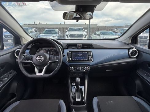 Used 2025 Nissan Versa SV FWD image 31