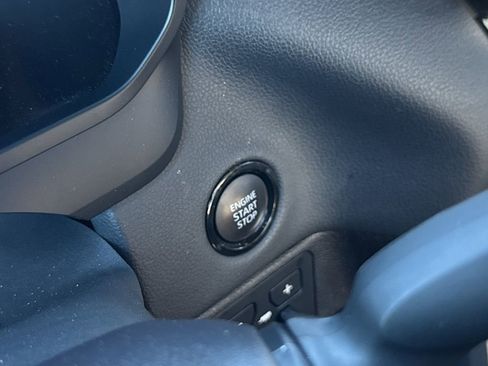 Used 2025 Toyota Tundra Limited AWD/4WD image 11