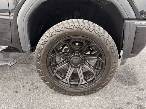 Used 2025 GMC Sierra 2500 Denali image 31