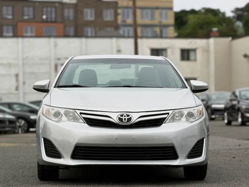 Used 2012 Toyota Camry LE FWD image 5