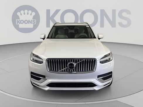 Used 2023 Volvo XC90 T8 Ultimate AWD/4WD image 11