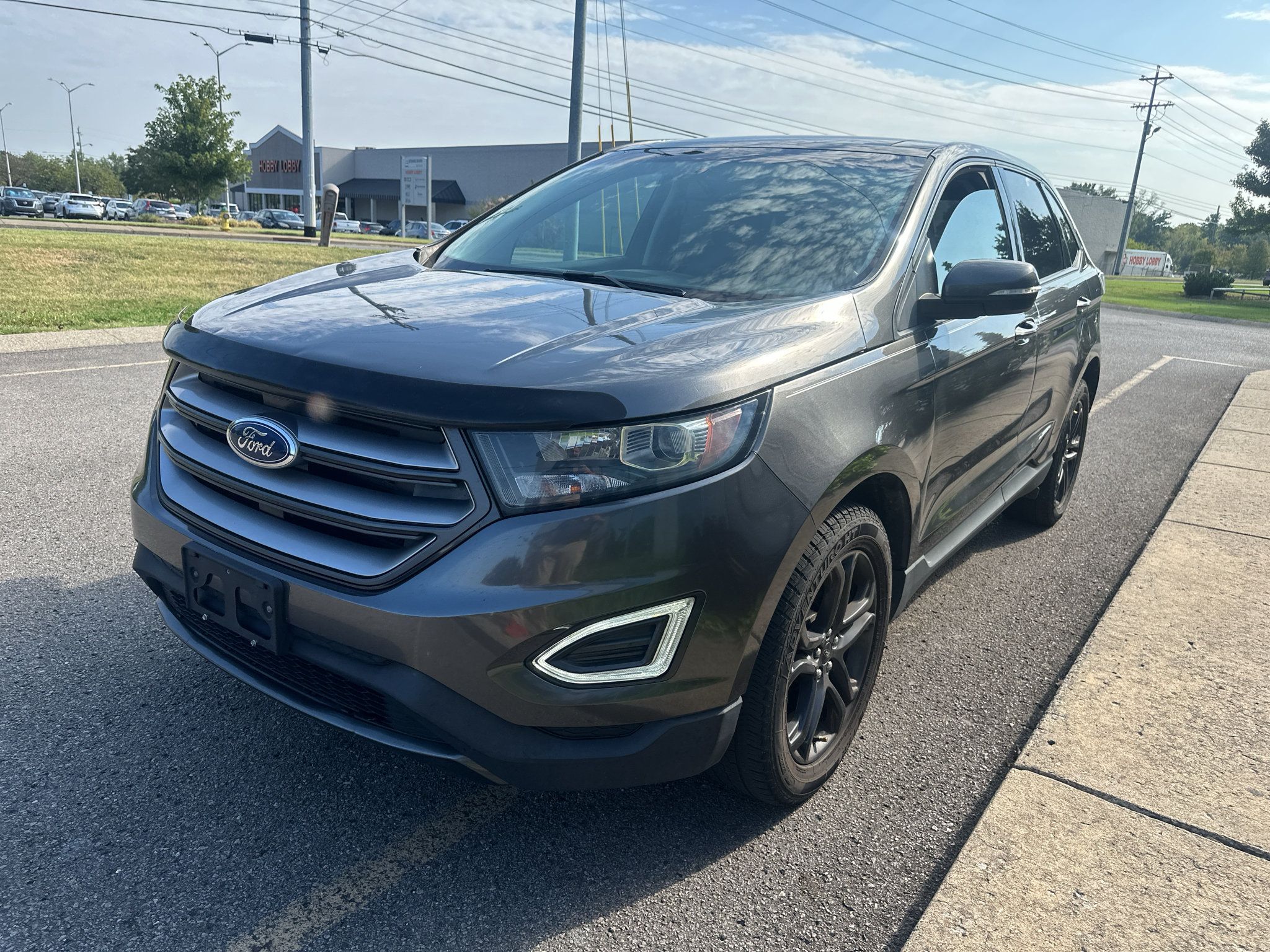 Used 2018 Ford Edge SEL w/ Equipment Group 201A AWD/4WD image 8