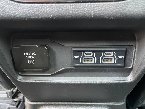 Used 2023 Jeep Grand Cherokee L Limited w/ Luxury Tech Group II AWD/4WD image 32