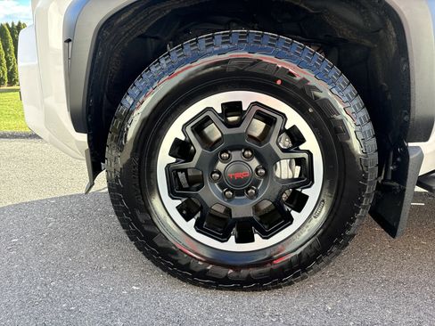 Used 2025 Toyota 4Runner TRD Off-Road Premium image 11