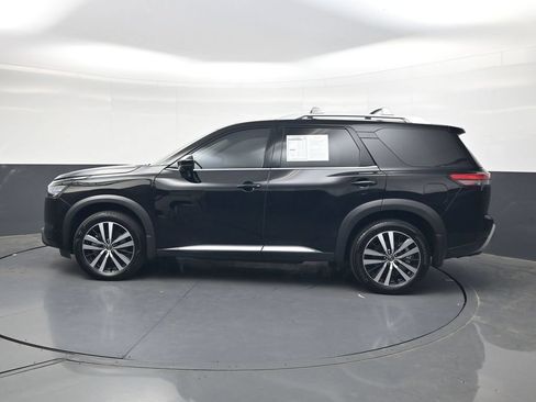 Certified 2025 Nissan Pathfinder Platinum w/ Cargo Package FWD image 11