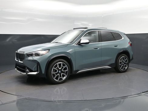 Used 2024 BMW X1 xDrive28i AWD/4WD image 3