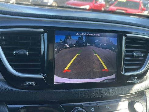 Used 2018 Chrysler Pacifica Touring Plus w/ S Appearance Package image 15