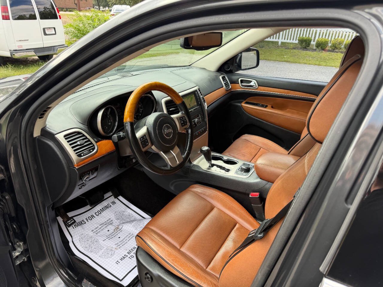 Used 2011 Jeep Grand Cherokee Overland AWD/4WD image 9