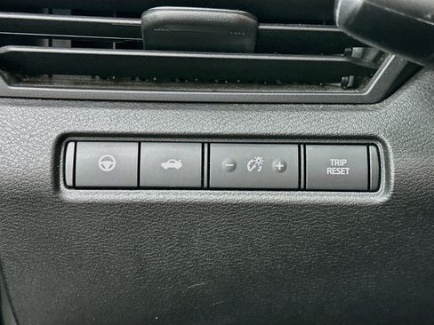 Used 2024 Nissan Altima 2.5 SV w/ SV Premium Package FWD image 17