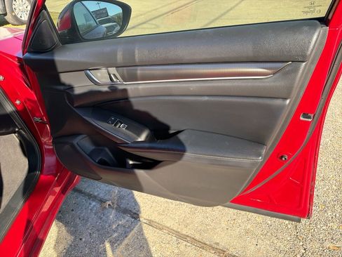 Used 2018 Honda Accord Sport image 16