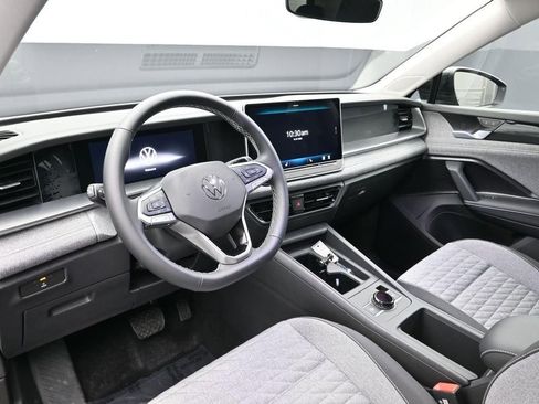 New 2026 Volkswagen Tiguan S FWD image 7