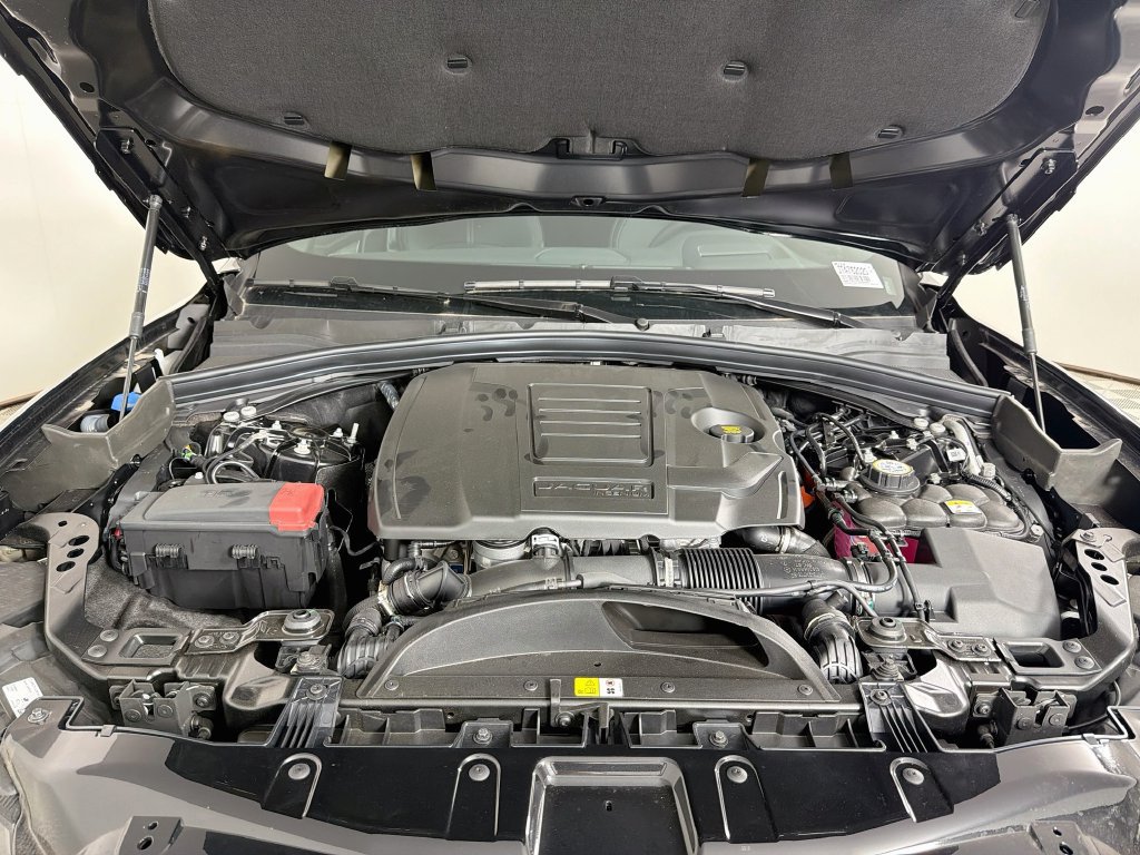New 2026 Jaguar F-PACE R-Dynamic S AWD/4WD image 32
