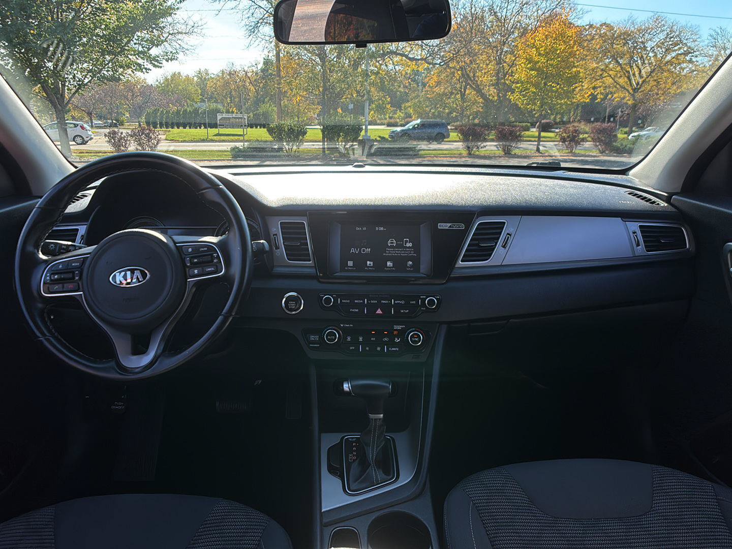 Used 2018 Kia Niro LX FWD image 18