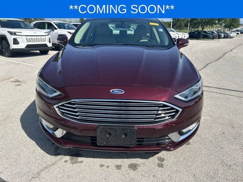 Used 2017 Ford Fusion SE w/ Fusion SE Technology Package FWD image 2