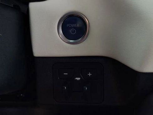 Used 2023 Toyota Sequoia Capstone image 28