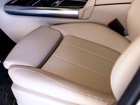 Used 2025 Mercedes-Benz GLA 250 image 17