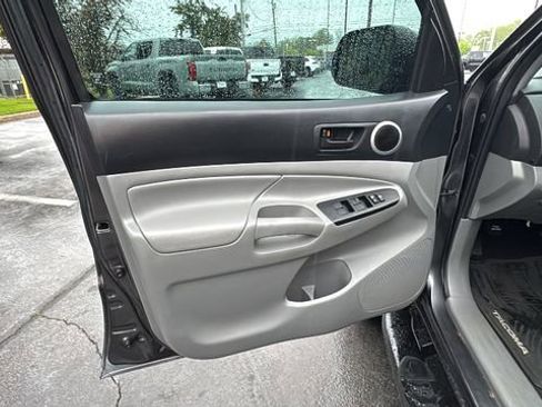 Used 2014 Toyota Tacoma PreRunner w/ TRD Sport Package RWD image 11